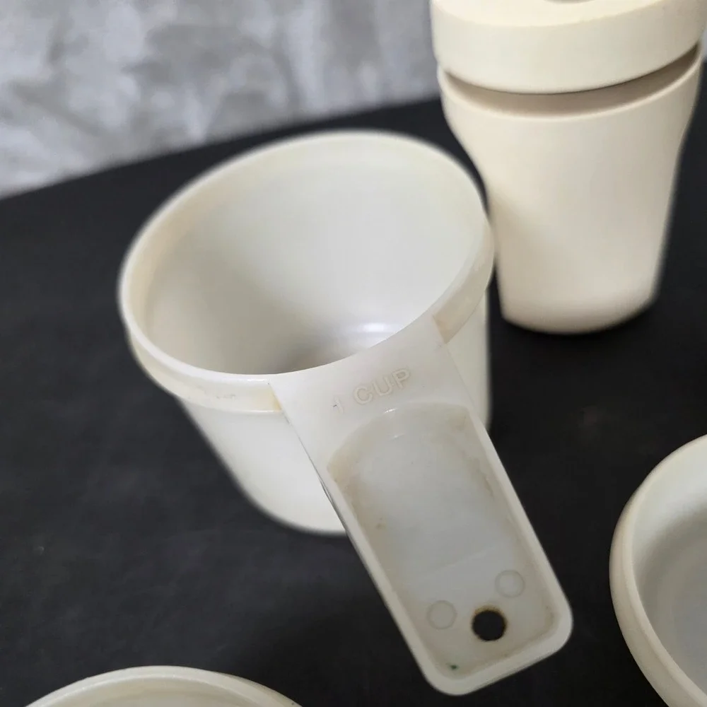 Tupperware Measuring Cups Shakers Set Vintage 7pc Almond Cream Fair Baking Tools
